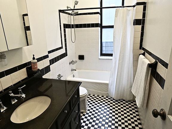 4th image of 24 Bennett Ave APT 2B