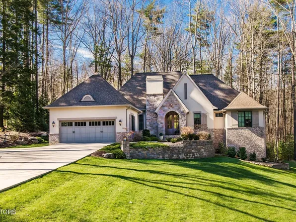 77 Abington Pl, Crossville, TN 38558