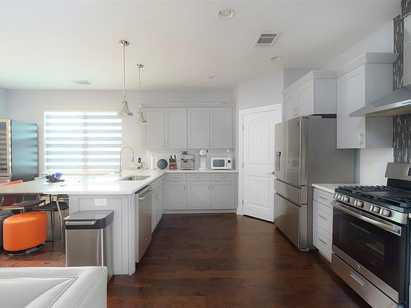 5th image of 302 Delmar Ave Unit B