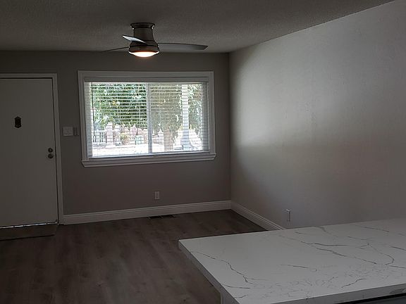 5th image of 823 W 5th St