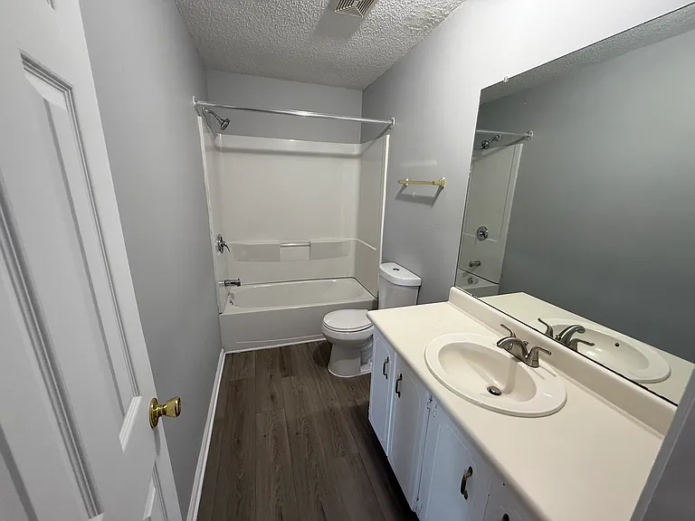 112 NE Jamey Ln — Photo 11