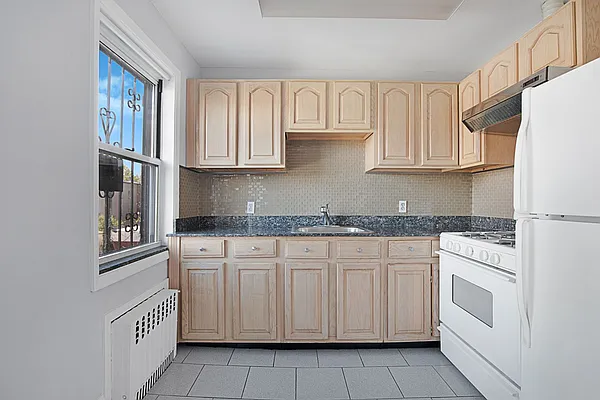 Rented by Compass | media 7