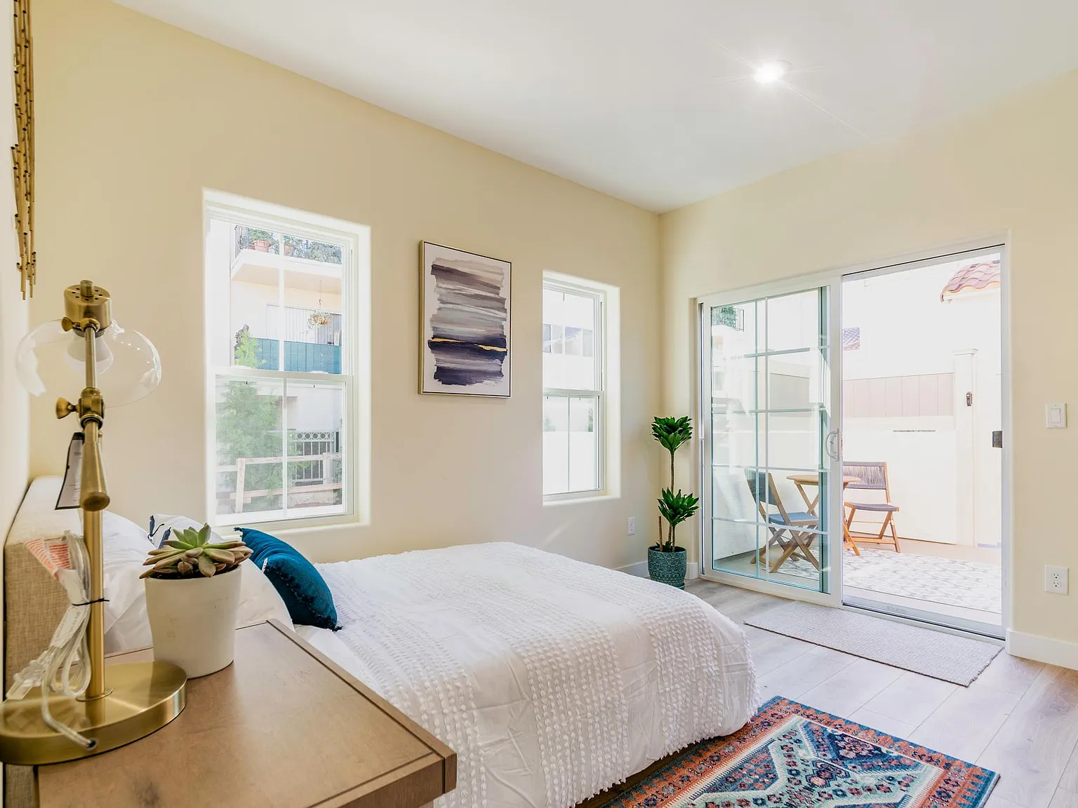 2 bed, 2.5 bath, 1074 sqft, $3,875 — Photo 4