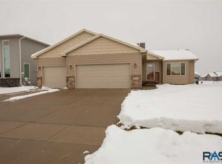 3612 E Brewster St, Sioux Falls, SD 57108