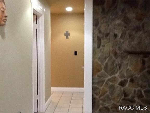 5th image of 796 N Hollywood Cir