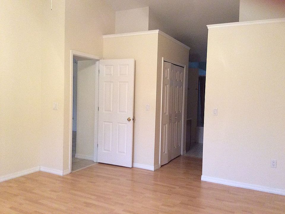 1st image of 9312 Sunnyoak Dr