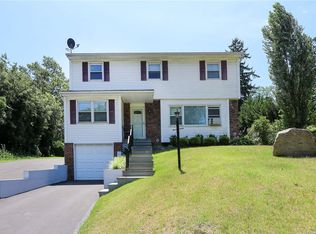 69 Kings Park Rd, Commack, NY 11725