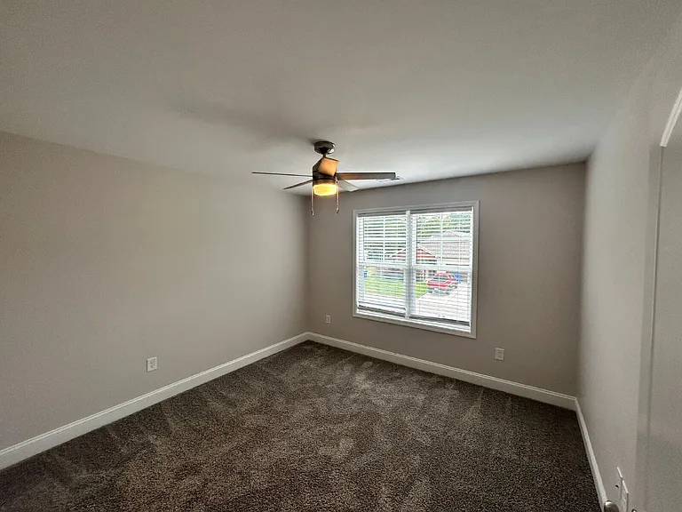 1210 Simpson St — Photo 17