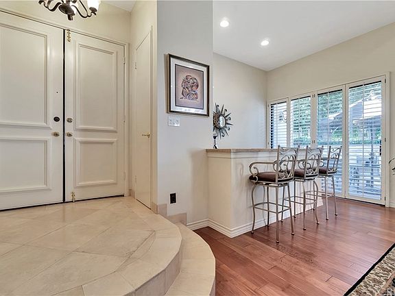 5th image of 5245 White Oak Ave APT 9