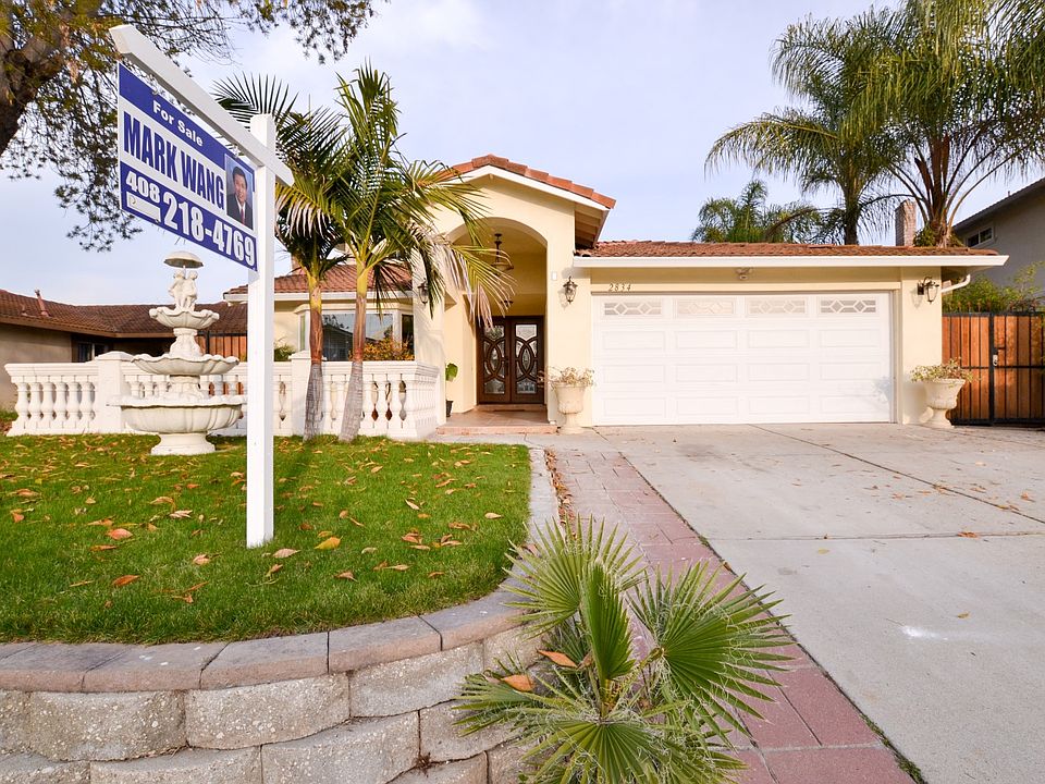 1st image of 2834 Deerwood Dr