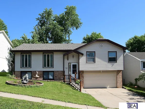 3708 Schuemann Dr, Bellevue, NE 68123