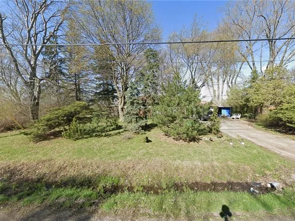 1084 Fiddlers Green Rd, Hamilton, ON L9G 3L1