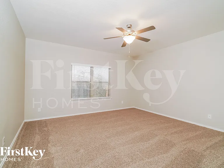 500 Stonebrook Dr — Photo 8