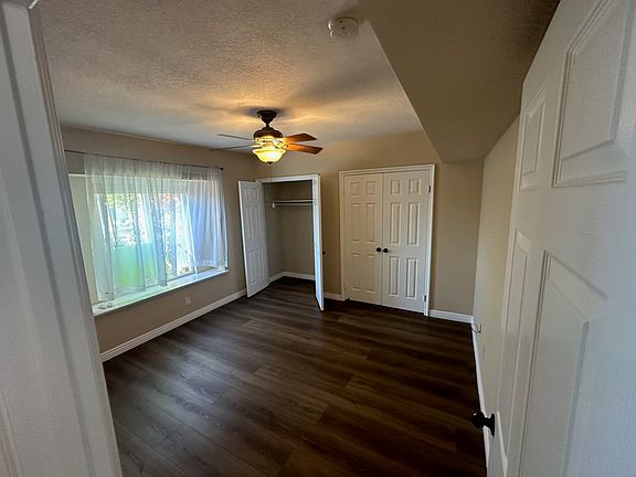 3rd image of 1000 Estes St Unit 57