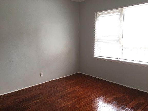4th image of 1722 E Florida St