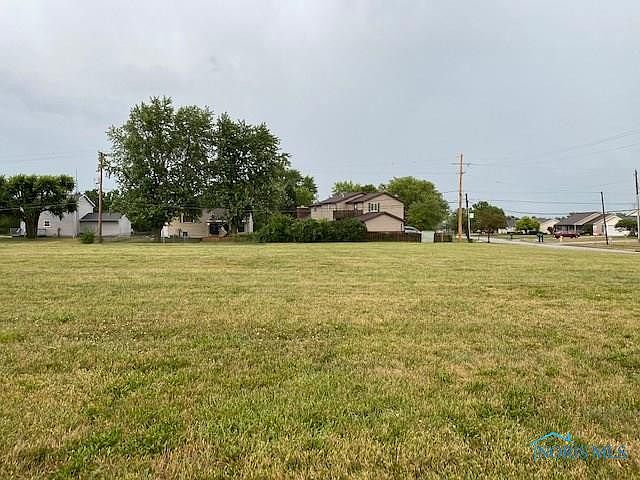 1st image of 3085 E Plaza Blvd