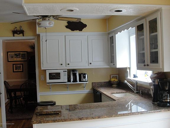 5th image of 12 Cambridge Ct