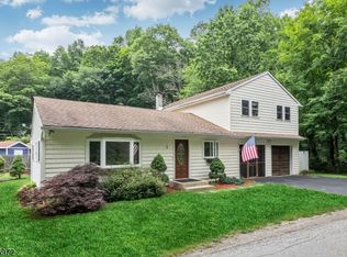 2 Cabin Spring Trl, Andover, NJ 07821
