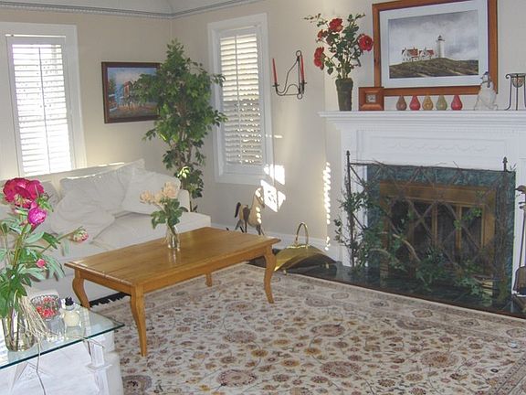 3rd image of 429 E Sunnyside Ave