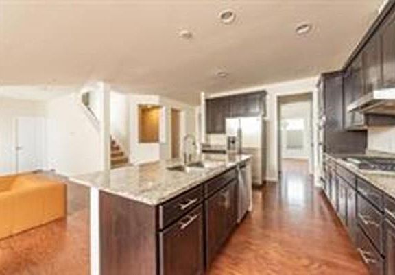 2nd image of 174 Stonehaven Dr