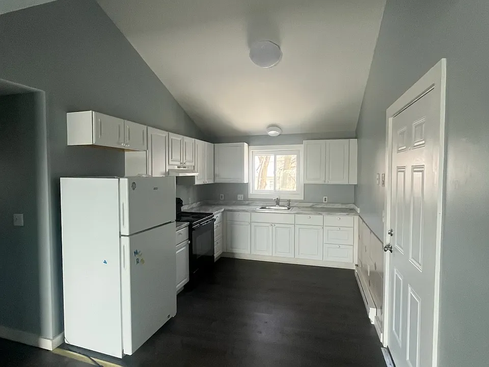 13 Elizabeth St #8