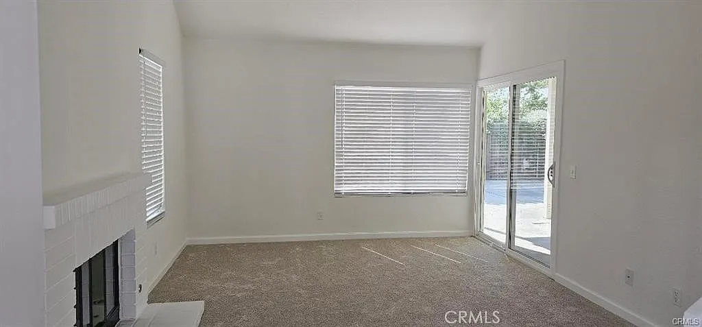 4 bed, 2.5 bath, 1343 sqft, $3,290 — Photo 3