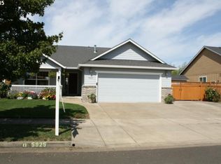 5925 Latour Ln, Eugene, OR 97402