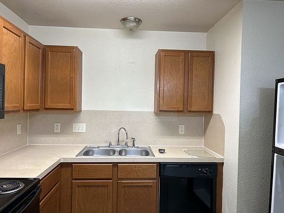 5th image of 1303 Cavalry Ln APT B
