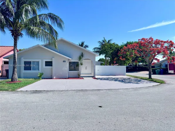 10011 SW 7th St, Miami, FL 33174
