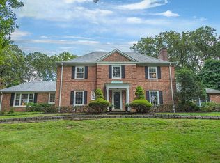 201 Fells Rd, Essex Fells, NJ 07021