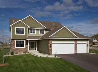 1343 Ridge Ct, Shakopee, MN 55379