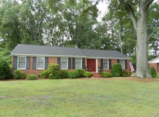 1205 Woodburn Rd, Laurinburg, NC 28352