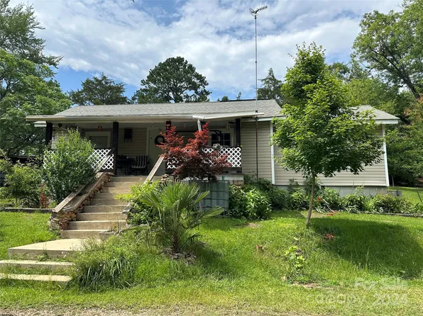 806 Pinckney Rd, Chester, SC 29706