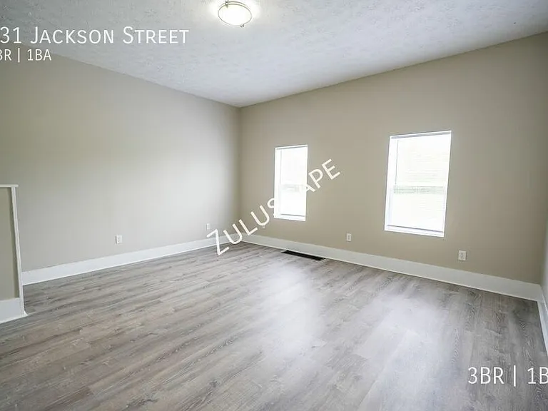 231 Jackson St — Photo 3