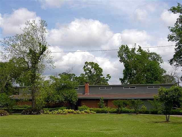 1st image of 125 E Caldwood Dr