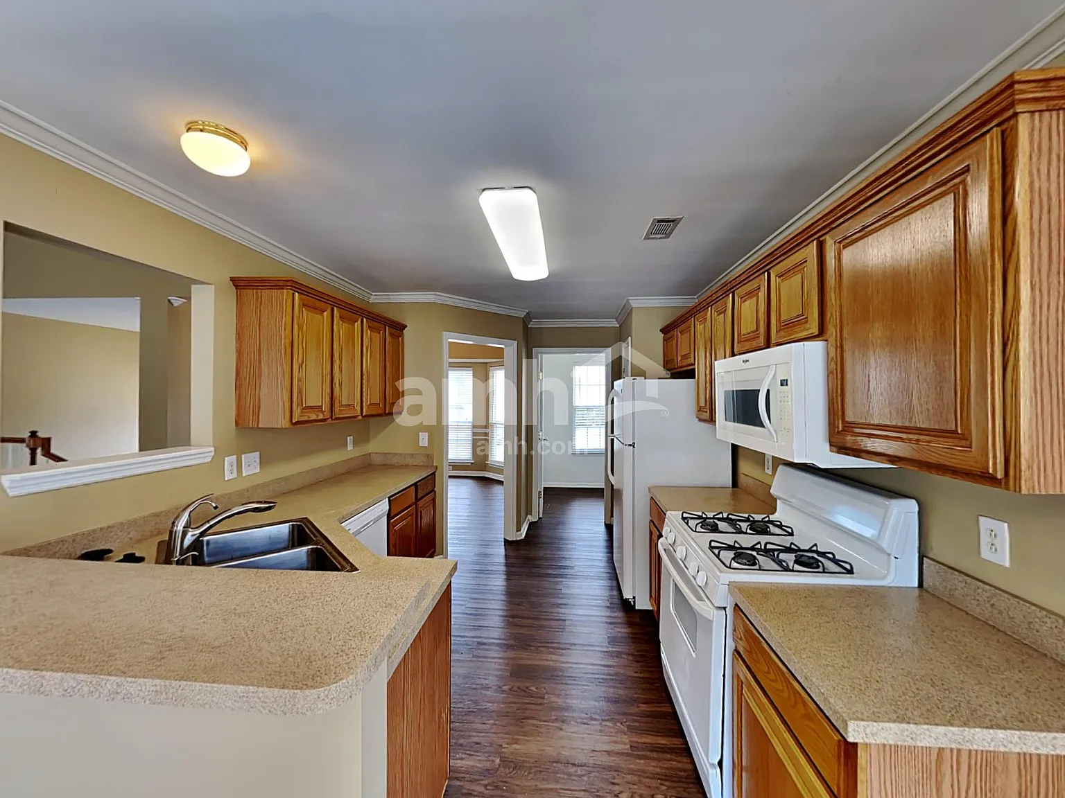 5 bed, 3.5 bath, 3083 sqft, $3,170 — Photo 3