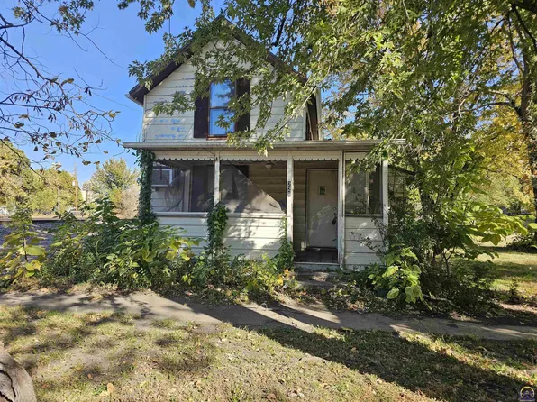 228 Sylvan St, Emporia, KS 66801