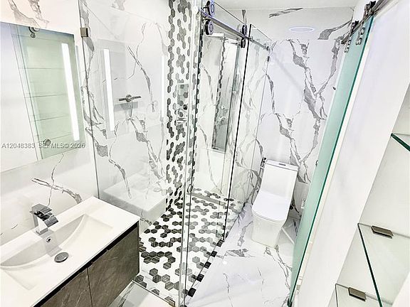 5th image of 1100 W 35th St APT 4