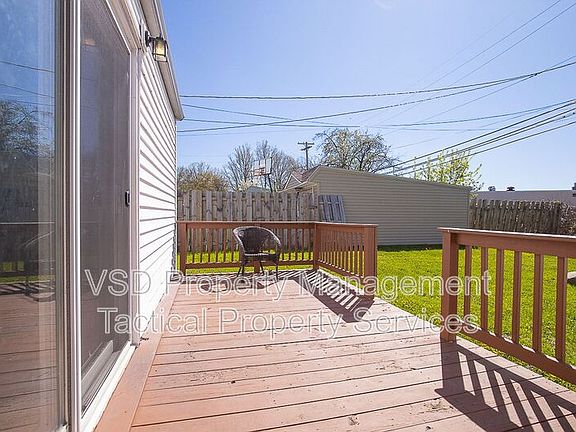 3rd image of 374 E 232nd St
