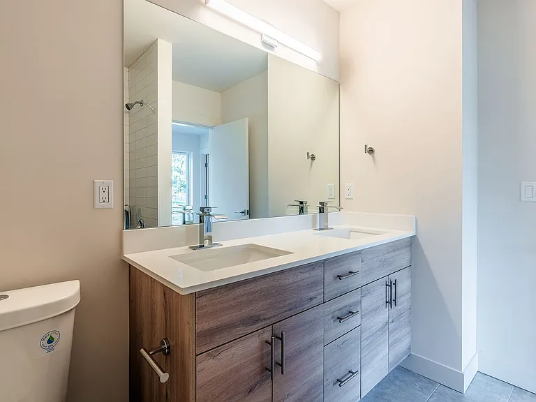 Skyridge Townhouses — Photo 48