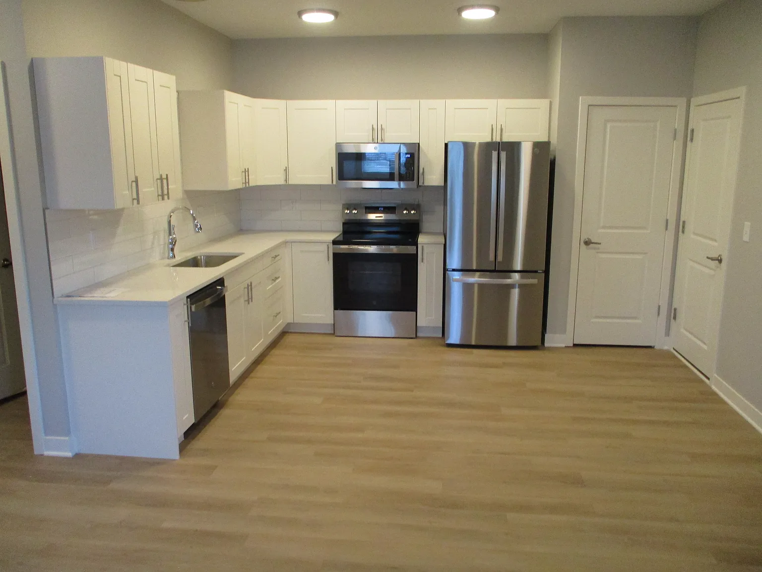 3 bed, 1160 sqft, $1,650 — Photo 3
