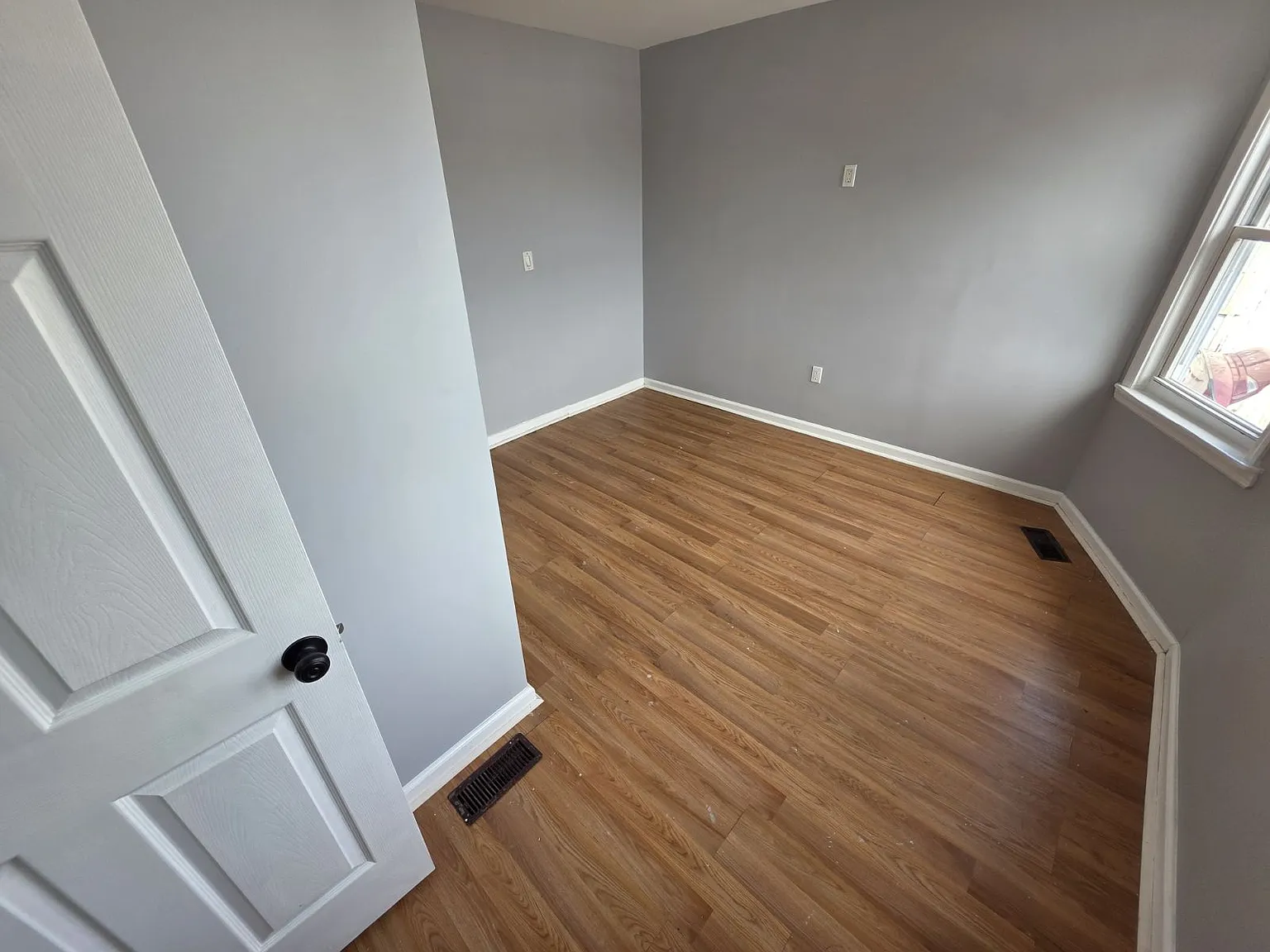 5 bed, 3000 sqft, $2,700 — Photo 4