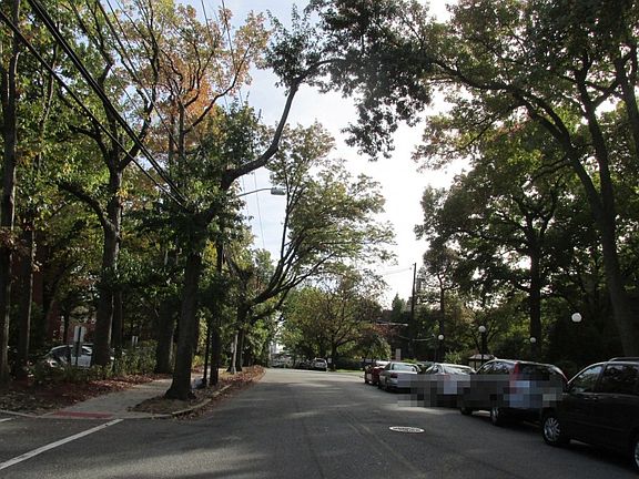 4th image of 2345 Linwood Ave APT 6C