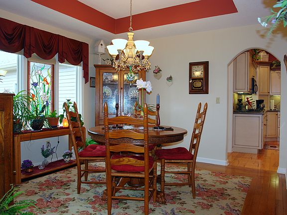 4th image of 22 Castlebridge Ln