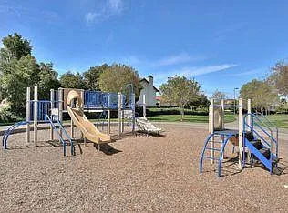 1242 Monte Dr — Photo 18