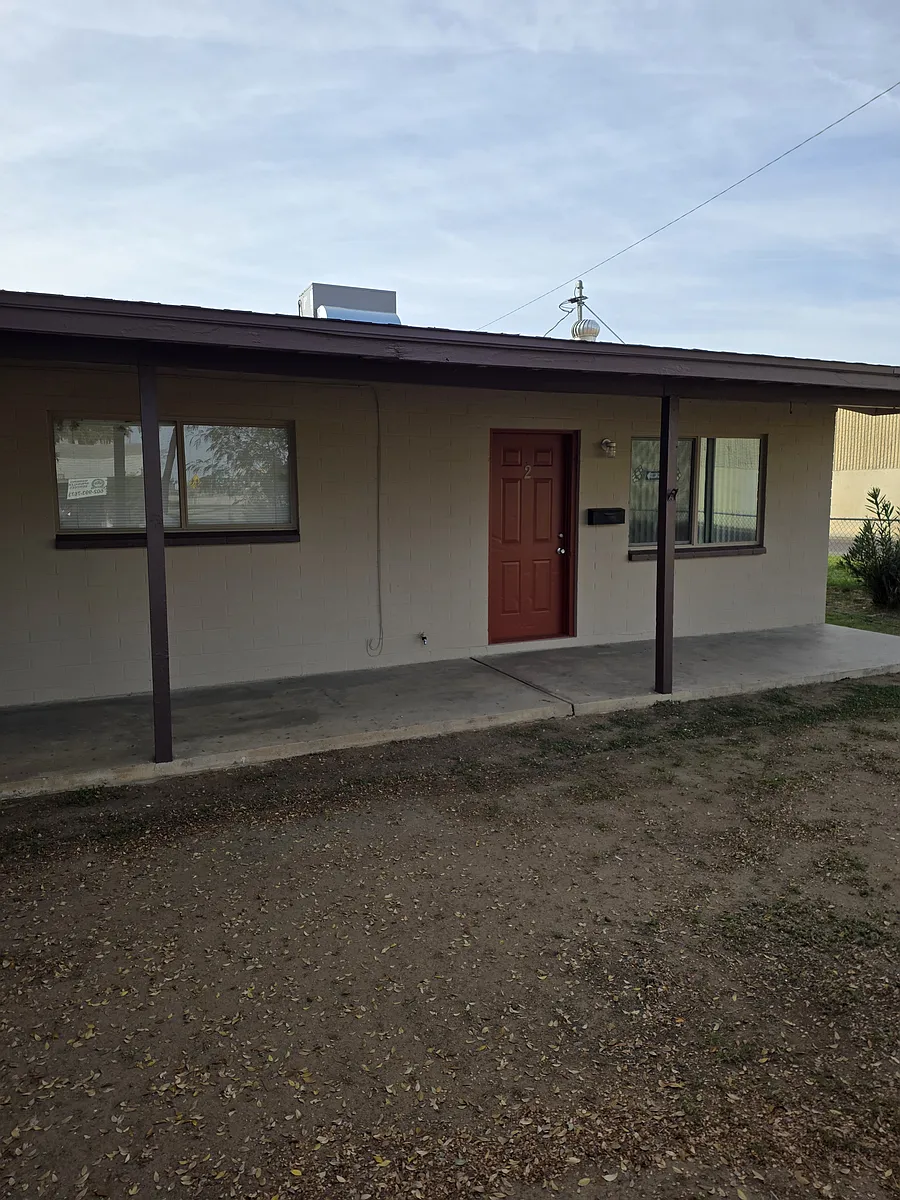 Building Photo - 2425 W Montebello Ave #2