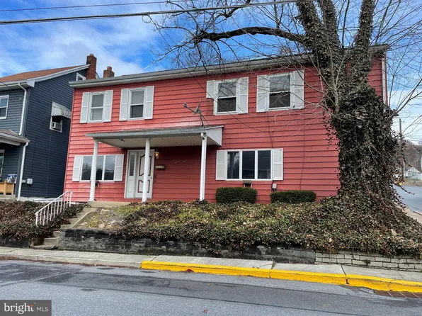 34 Walnut St, Cressona, PA 17929