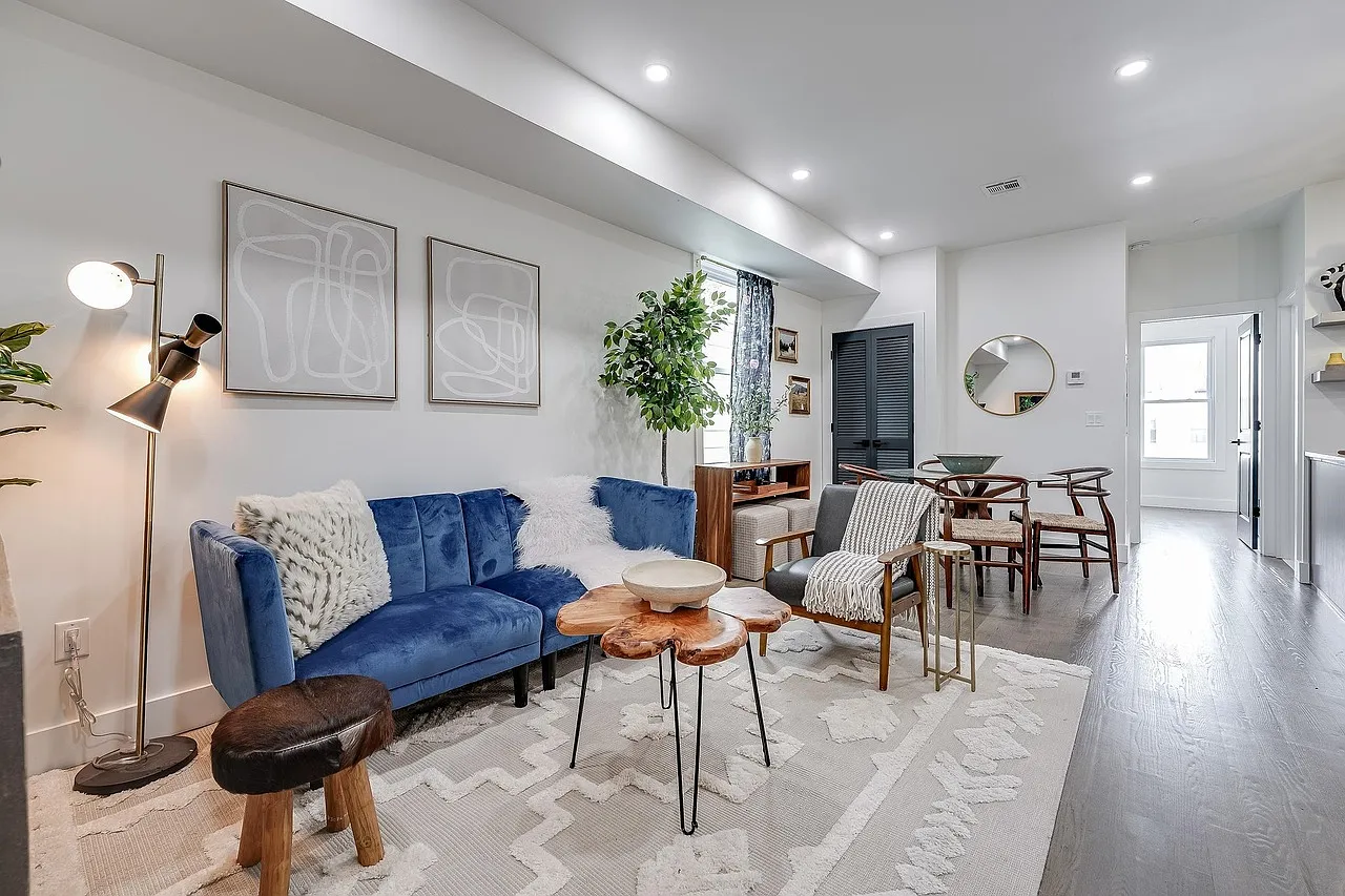 2 bed, 812 sqft, $1,400 — Photo 2
