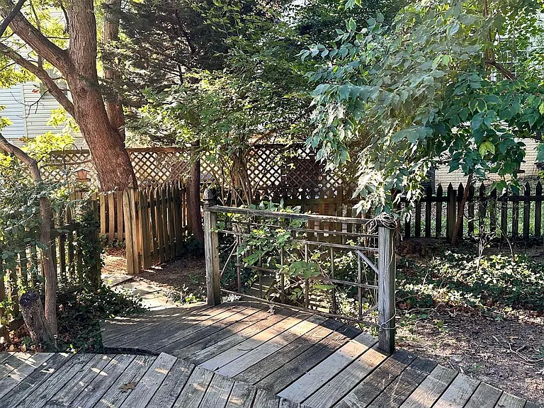 8334 Idylwood Rd — Photo 4