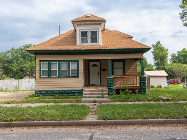 526 E 8th Ave, Hutchinson, KS 67501